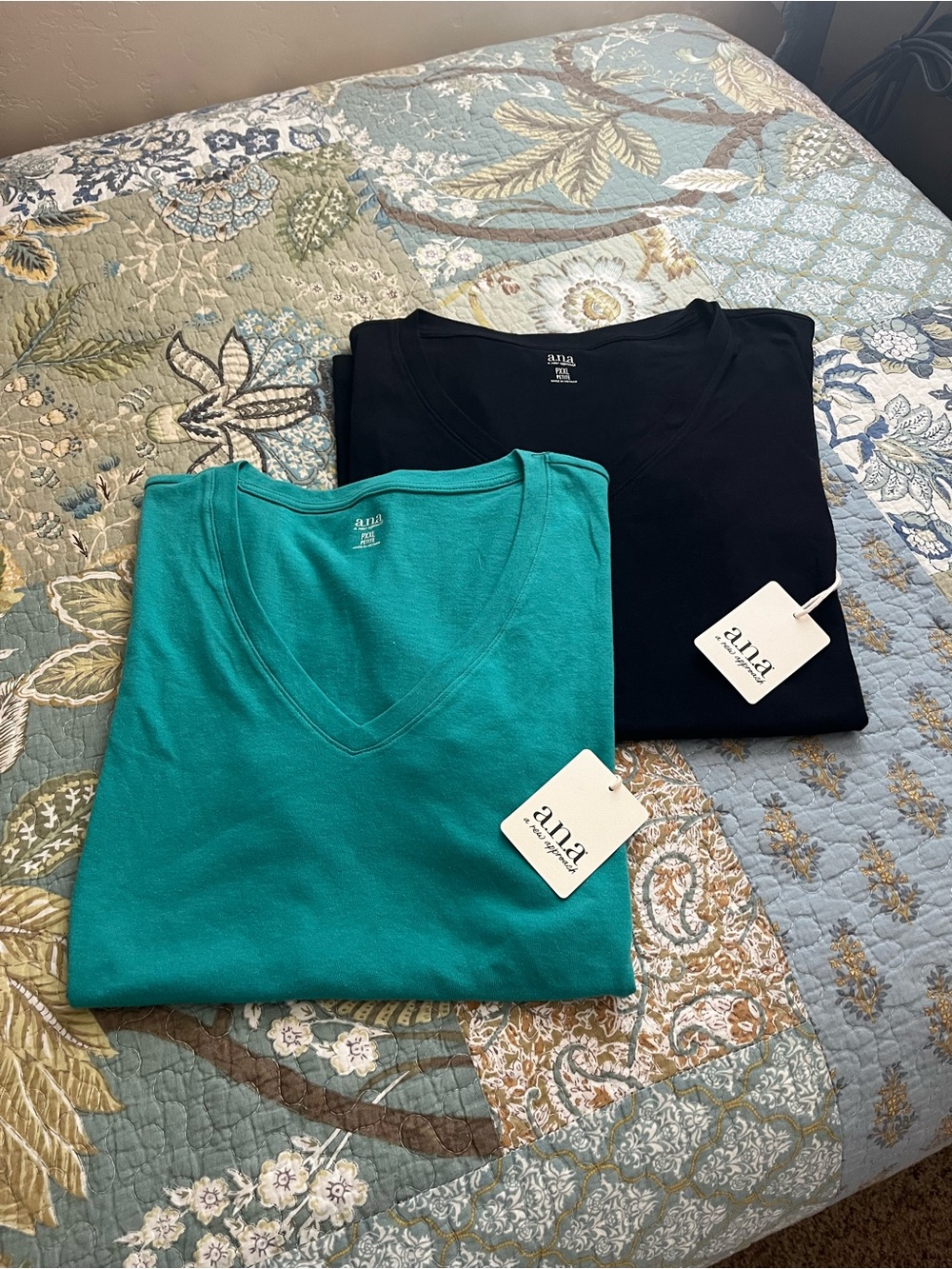 a.n.a Petite V-Neck Tee Set in Teal and Black